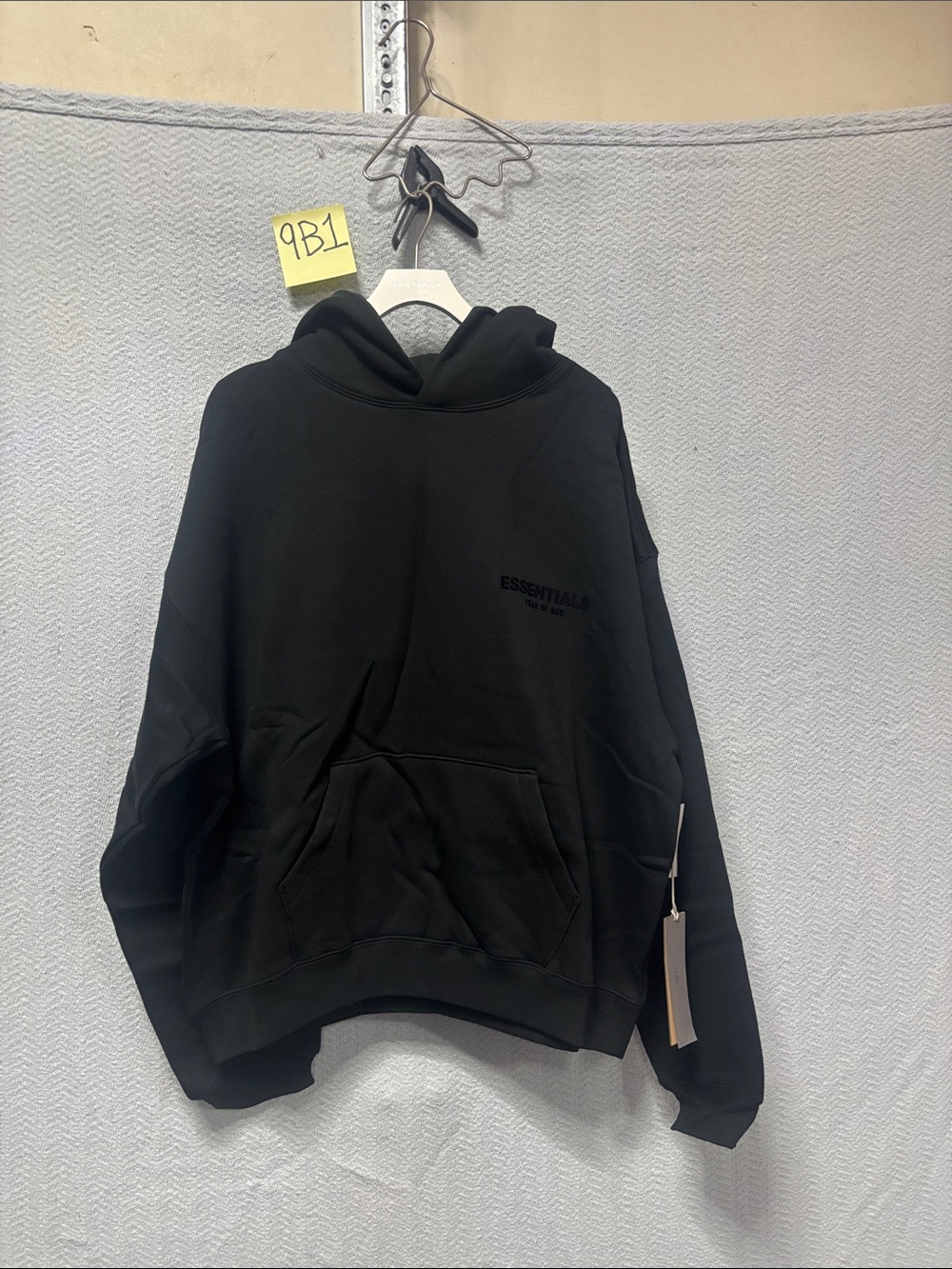 Essentials fear of God medium hoodie NWT